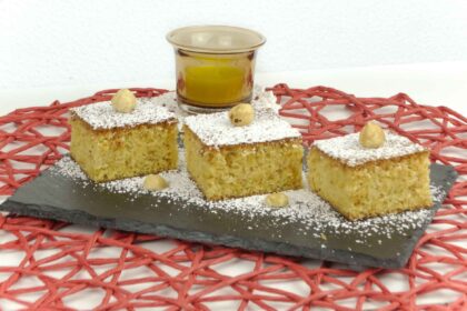 TORTA MORBIDA ALLE NOCCIOLE SENZA FARINA